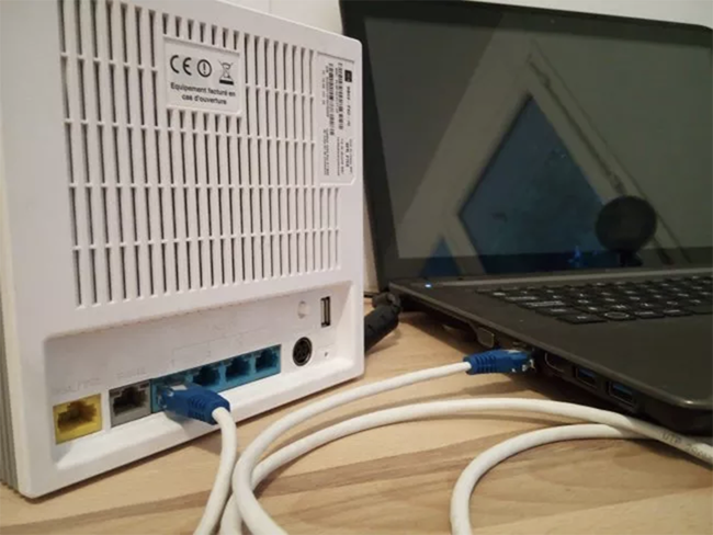 collegare il cavo ethernet 